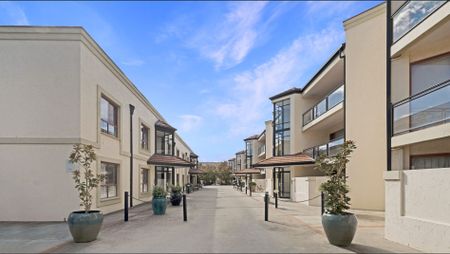 Ground Floor Living in Prime Kingston - Carmina Complex - Photo 5