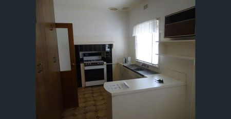 Central location - Photo 3