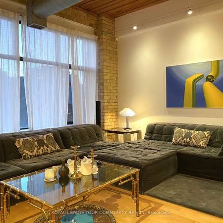 Luxurious 2-Storey Furnished Loft in King West - Move-In Ready! 🌟 - Photo 4