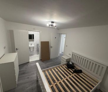 5 bedroom house of multiple occupation to rent - Photo 5