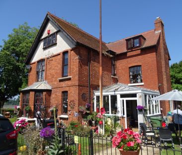 Severn Bank House Dock Road, Sharpness, Berkeley - Photo 2