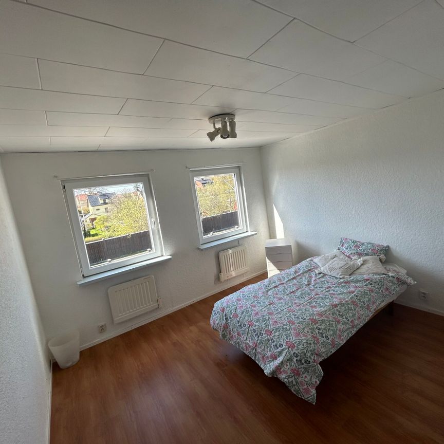 Två rum till uthyrning i charmigt hus, 30 min med tåg från Lund C - Photo 1