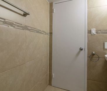 1975 Maisonneuve Blvd West, Montréal, QC - Photo 4