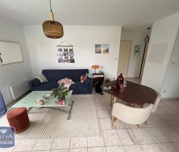 Location Appartement 2 pièces 45m² TONNAY CHARENTE 17430 - Photo 3