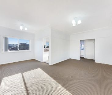 Single-Level Living in Convenient Location - Photo 1