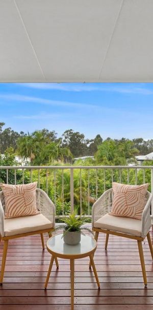 Immaculate Townhouse with Pool and Air Con - Photo 1