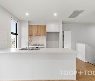 Modern & Stylish Living in the Heart of West Lakes - Photo 4