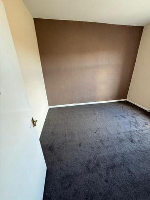 3 bedroom end of terrace house to rent - Photo 1