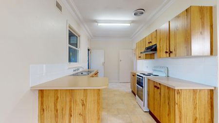 8 Augusta Street, Warners Bay NSW 2282 - Photo 5