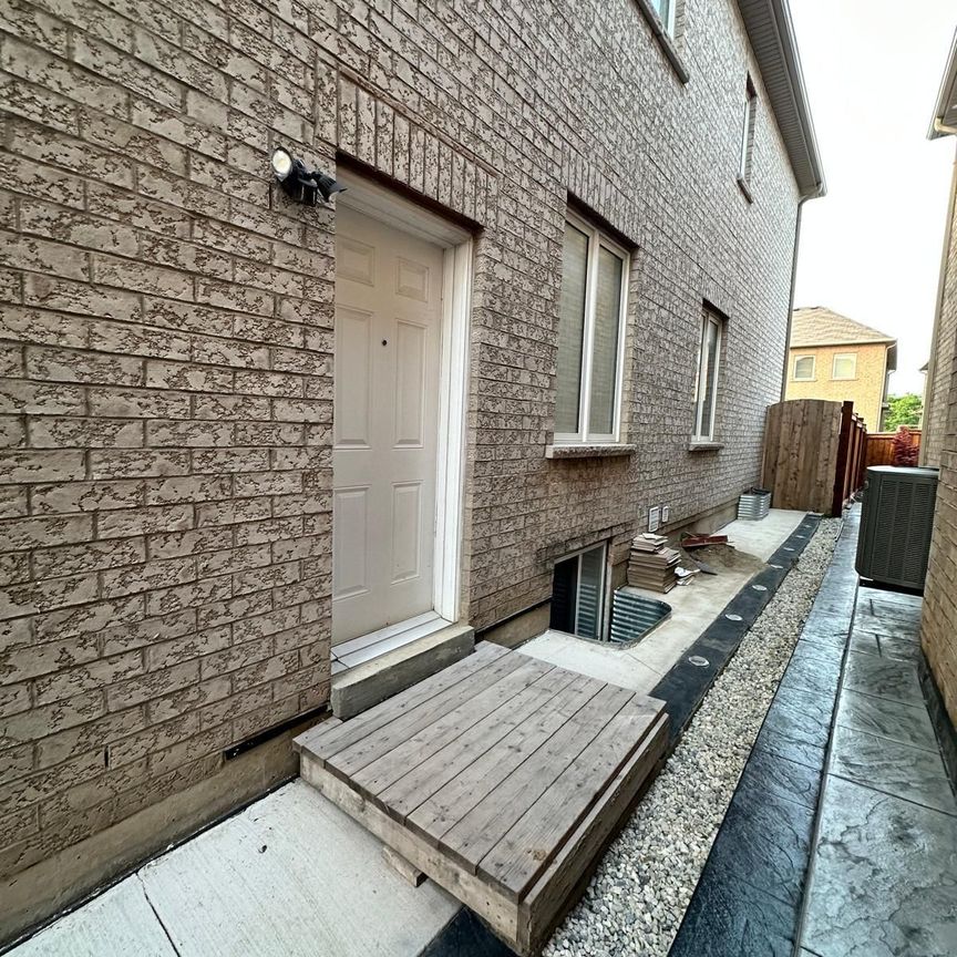 For Lease - 49 Ballyhaise Crescent, Brampton, Ontario - Photo 1