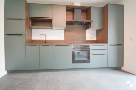 Volledig gerenoveerde alleenstaande woning met tuin, terras en garage in Hooglede. - Foto 4