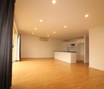 Neat & Tidy 3-Bedroom Home. - Photo 2