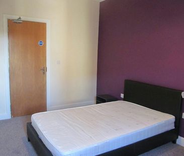 House of Multiple Occupation to rent on - Photo 5