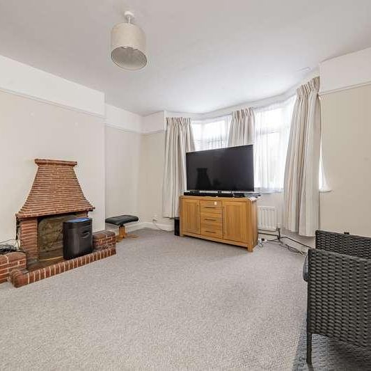 Hersham Road, Walton On Thames, KT12 - Photo 1