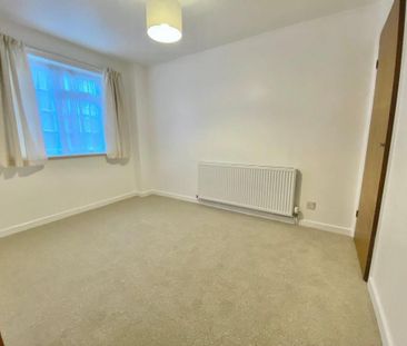 4 bedroom terraced house to rent - Photo 2