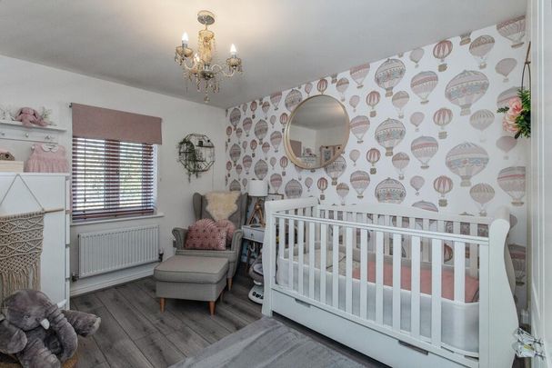 Martin Court, Sittingbourne, London - Photo 1