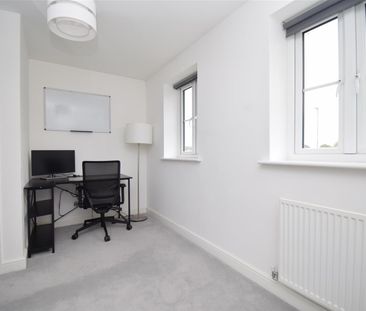 Beecham Square, Castleford - Photo 1