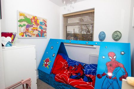 3 bedroom semi-detached house to rent - Photo 4