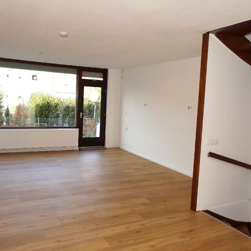 Vollständig renoviertes Reihenmittelhaus mit Garage in Leverkusen-Küppersteg! - Photo 1