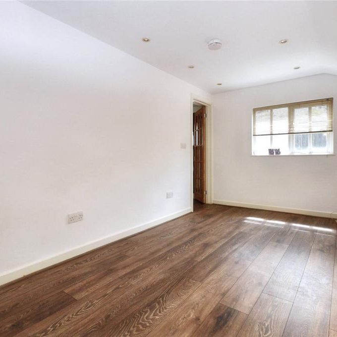 1 bedroom maisonette to rent - Photo 1