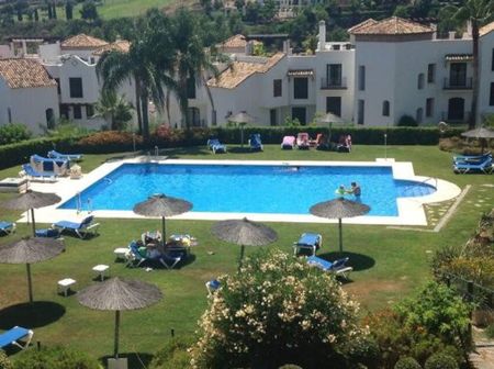 Luxury Flat for rent in Benahavís, Spain - Photo 3
