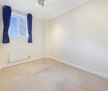 4 bedroom semi-detached house to rent - Photo 6