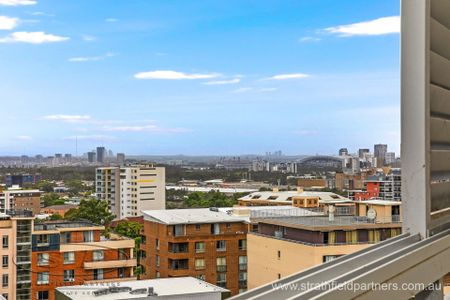 Luxury 2 Bedroom Apartment - Photo 2