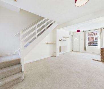 2 bedroom terraced house to rent - Photo 3