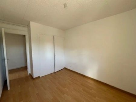 Location appartement 4 pièces - 80m² à Bollene (84500) - Photo 3