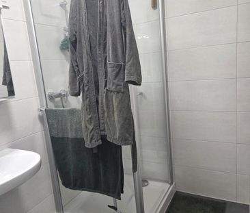 Neuwertige 2 Zi- Etw- Wohnung mit Südbalkon - Photo 1