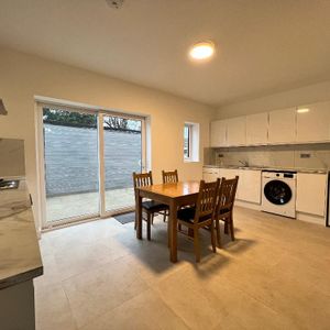 Old Oak Road, East Acton, London, W3 7HE - Photo 2