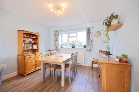 3 bedroom apartment to rent - Photo 2