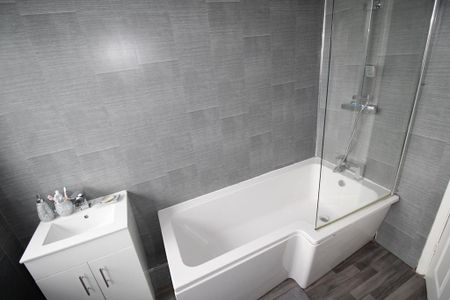 3 bedroom terraced house to rent - Photo 4