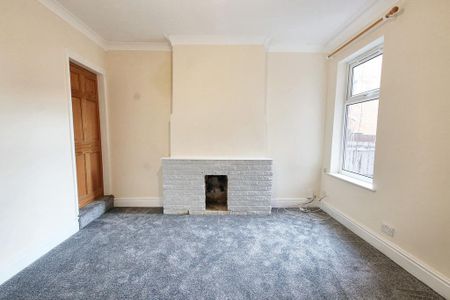 2 bedroom semi-detached house to rent - Photo 3