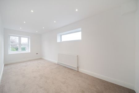 2 Bed Flat, West Hill, CR2 - Photo 4