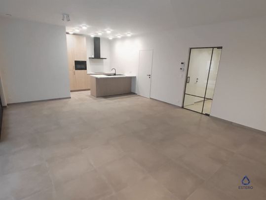 Energiezuinige nieuwbouwappartement met staanplaats en gemeenschappelijk zwembad - Photo 1