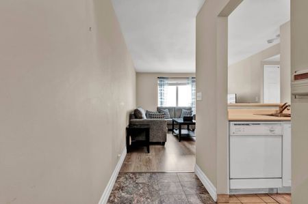 For Lease - 1 Lee Centre Drive Unit# 1215, Toronto, Ontario - Photo 4