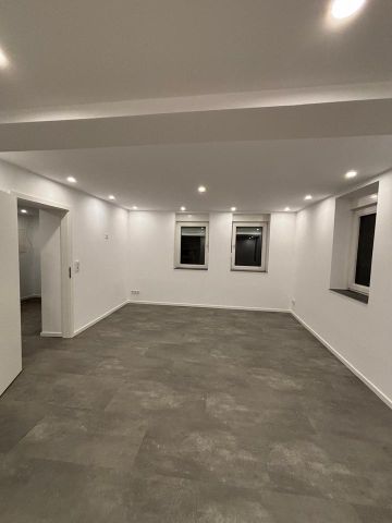 Helle große sanierte 3 Zimmer Wohnung - Photo 2