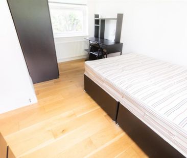 4 bedroom house to rent - Photo 2