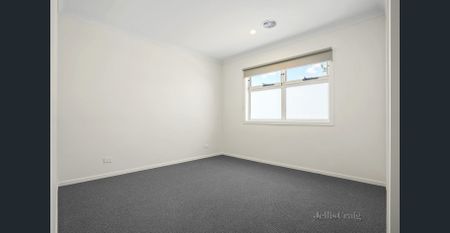 A Blend of Light, Luxury and Contemporary Elegance - Photo 3