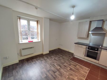 2 bedroom flat to rent - Photo 2