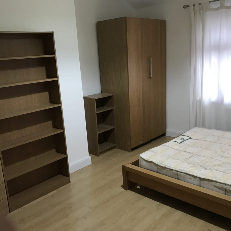 1 bedroom in a house share to rent - Photo 1