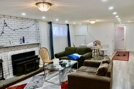 For Lease - 72 Langholm Drive Unit# Lower, Toronto, Ontario - Photo 2