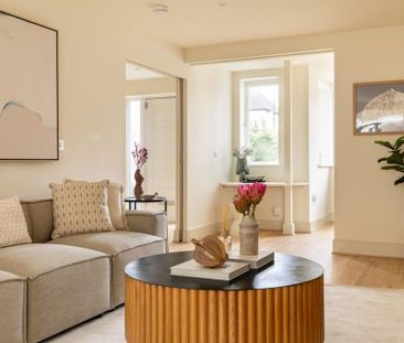 4 bedroom end of terrace house to rent - Photo 2