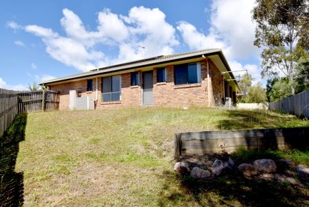 :: THIS BEAUTIFUL HOME WILL DEFINITELY NOT DISAPPOINT - Photo 4