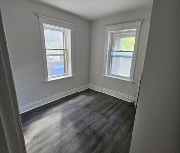 For Lease - 983 Main Street Unit# 1, Hamilton, Ontario - Photo 1