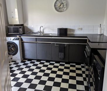 2 bedroom flat to rent - Photo 6