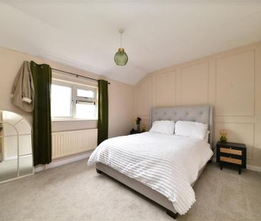 2 bedroom end of terrace house to rent - Photo 5