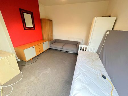 1 bedroom house of multiple occupation to rent - Photo 3