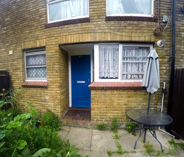 Room in a Shared House, Marlborough Avenue, E8 - Photo 1